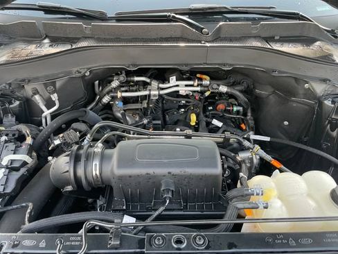 Used 2023 Ford Explorer XLT w/ Equipment Group 202A AWD/4WD image 31