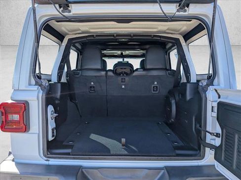 Used 2021 Jeep Wrangler Unlimited Sahara image 7