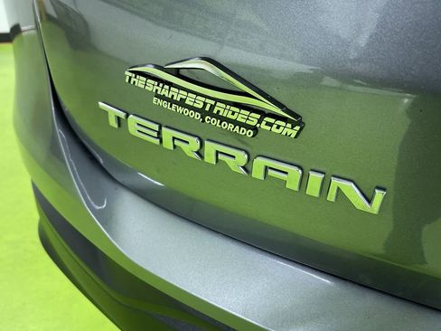 Used 2021 GMC Terrain SLE image 13