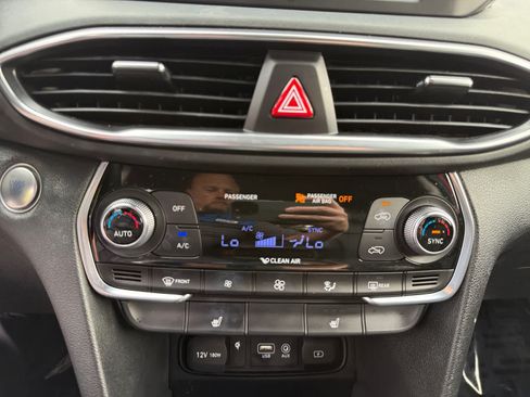 Used 2020 Hyundai Santa Fe SEL w/ Convenience + Premium Package AWD/4WD image 17