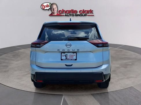 Used 2024 Nissan Rogue S FWD image 4