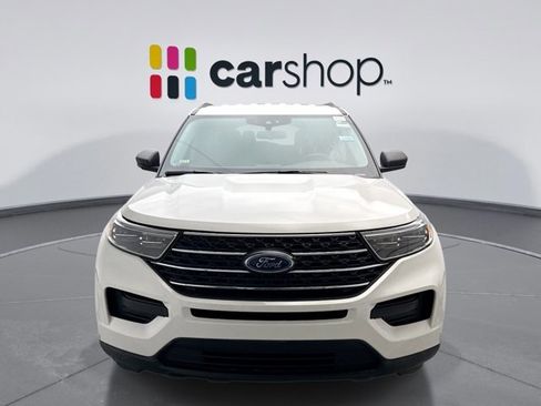 Used 2023 Ford Explorer XLT image 5