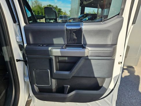 Used 2022 Ford F350 Platinum image 16