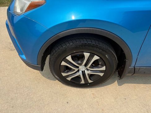 Used 2018 Toyota RAV4 LE w/ All Weather Liner Package FWD image 50