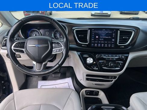 Used 2018 Chrysler Pacifica Touring-L Plus w/ Advanced Safetytec Group FWD image 23