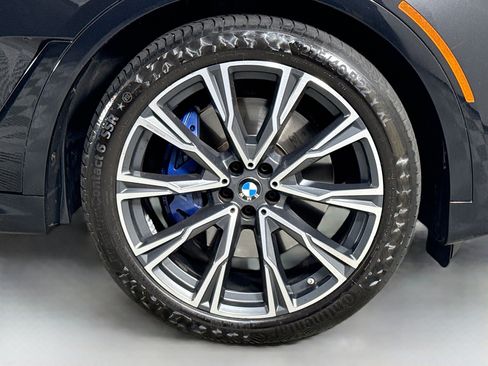 Used 2022 BMW X7 M50i w/ Dynamic Handling Package image 32