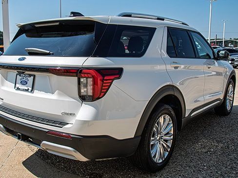 Used 2025 Ford Explorer Platinum w/ LUX Leather Package AWD/4WD image 4