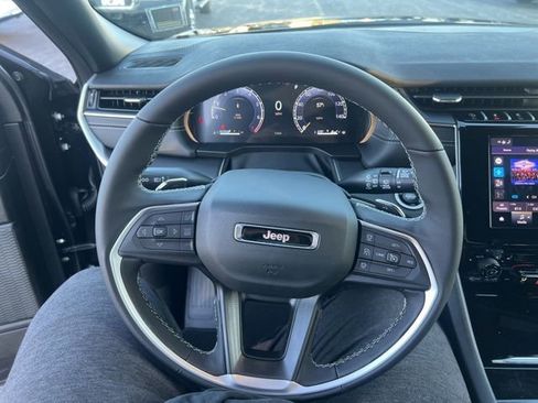 New 2025 Jeep Grand Cherokee Altitude w/ Trailer Tow Package image 22