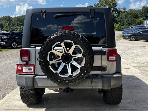 Used 2015 Jeep Wrangler Unlimited Sport w/ Quick Order Package 24S AWD/4WD image 5