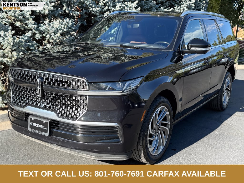 Used 2025 Lincoln Navigator Reserve AWD/4WD image 2