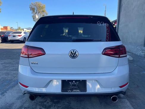 Used 2018 Volkswagen GTI SE FWD image 8