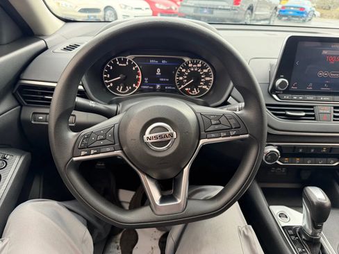 Used 2019 Nissan Altima 2.5 S FWD image 23