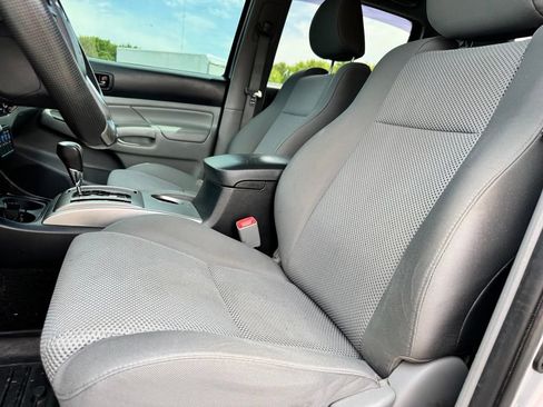 Used 2014 Toyota Tacoma 4x4 Double Cab w/ TRD Sport Package image 9