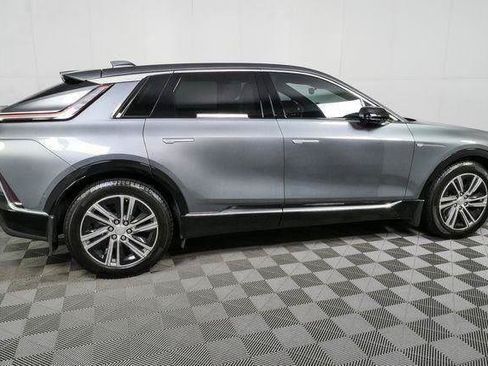 Used 2023 Cadillac Lyriq 2WD image 28