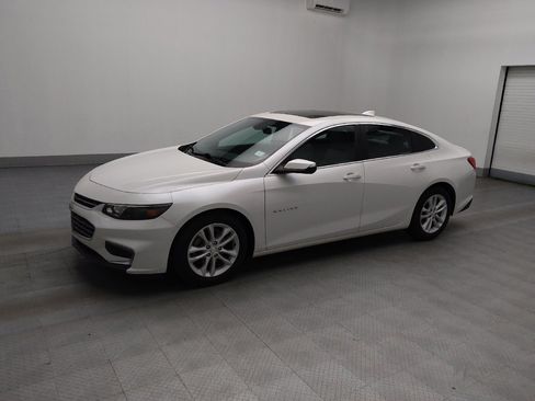 Used 2017 Chevrolet Malibu LT image 2