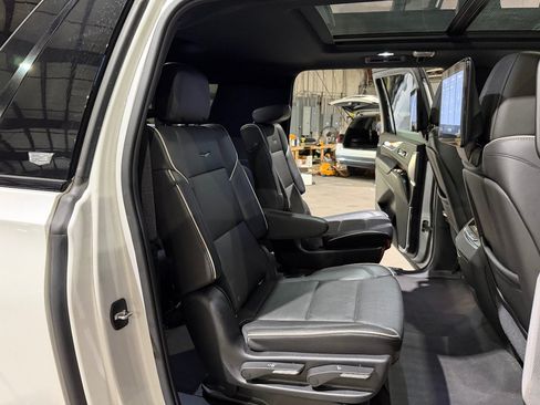 Used 2021 Cadillac Escalade ESV Sport w/ Driver Assist Tech Package AWD/4WD image 23