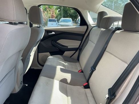 Used 2014 Ford Focus SE FWD image 14