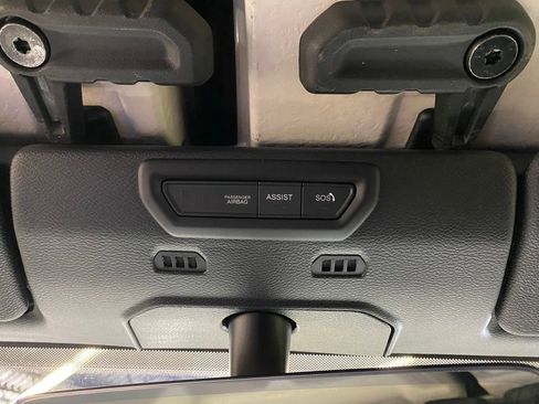 Used 2023 Jeep Wrangler Unlimited Sahara AWD/4WD image 36