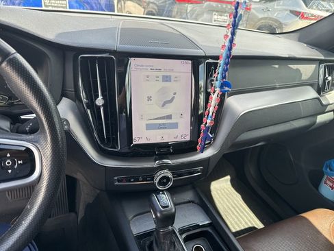 Used 2019 Volvo XC60 T5 Inscription w/ Protection Package image 3