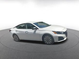 Used 2025 Nissan Altima 2.5 SV FWD video 2