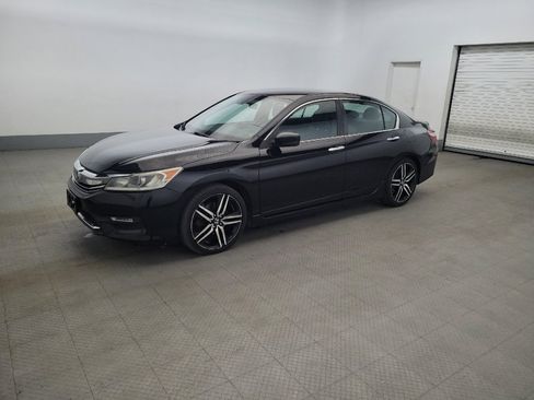 Used 2016 Honda Accord Sport image 2
