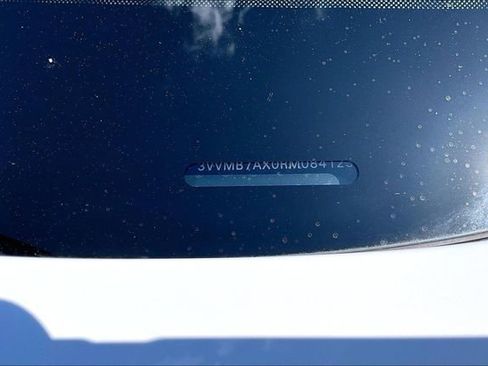 Used 2024 Volkswagen Tiguan SE w/ Panoramic Sunroof Package AWD/4WD image 19