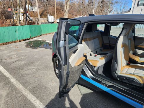 Used 2015 BMW i3 w/ Range Extender image 16