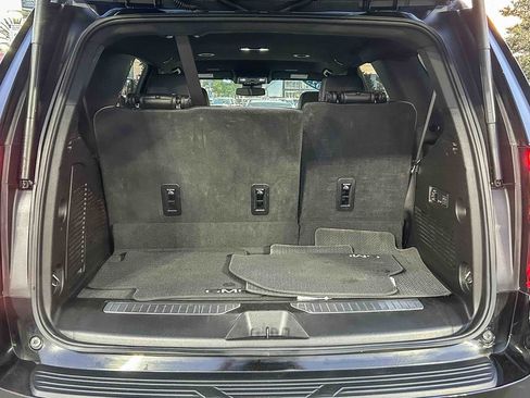 Used 2025 GMC Yukon Denali AWD/4WD image 32