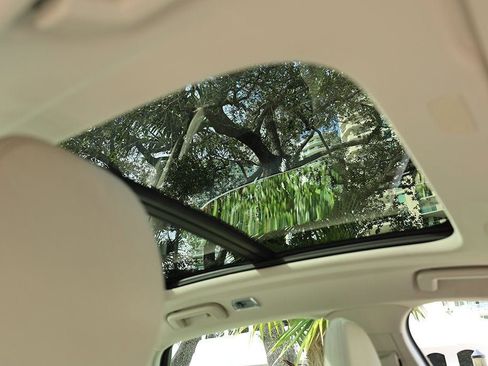 Used 2019 Volvo S90 T5 Momentum image 12