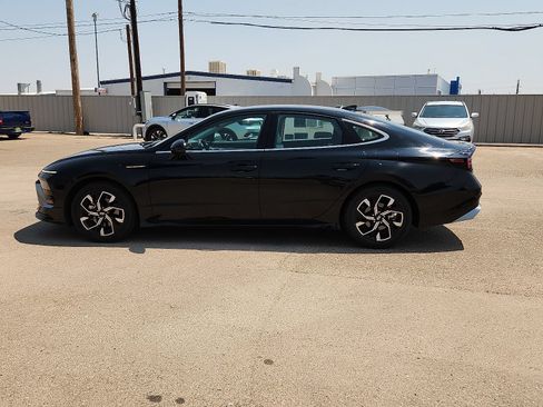 Used 2025 Hyundai Sonata SEL FWD image 1