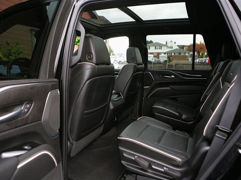 Used 2023 Cadillac Escalade Sport image 16