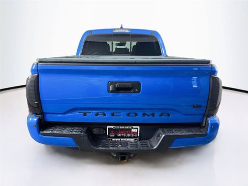 Used 2021 Toyota Tacoma TRD Off-Road w/ Technology Package AWD/4WD image 4