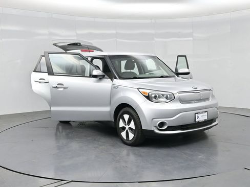 Used 2016 Kia Soul EV FWD image 31