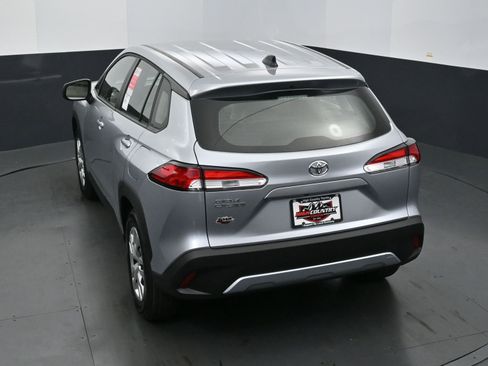 Used 2025 Toyota Corolla Cross L image 31