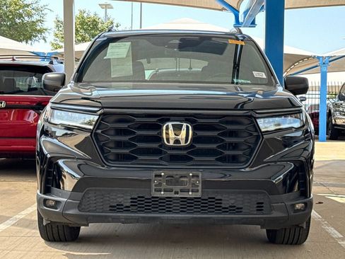 Used 2025 Honda Pilot Sport image 2