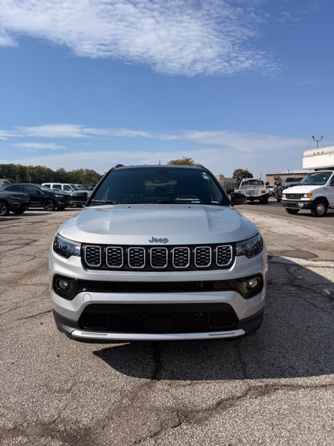 Used 2024 Jeep Compass Limited AWD/4WD image 4