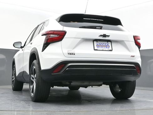 Certified 2024 Chevrolet Trax RS w/ Driver Confidence Package FWD image 36