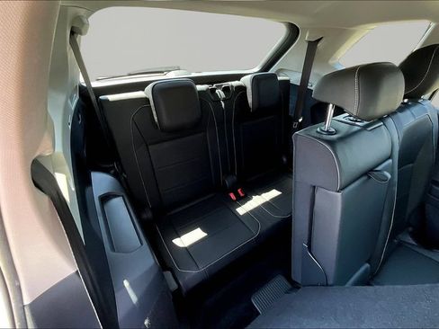 Used 2021 Volkswagen Tiguan SE w/ Panoramic Sunroof Package FWD image 27