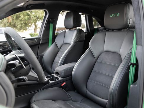 New 2026 Porsche Macan GTS image 5