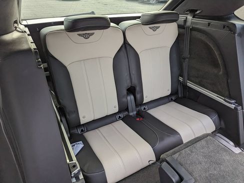 Used 2018 Bentley Bentayga AWD/4WD image 43