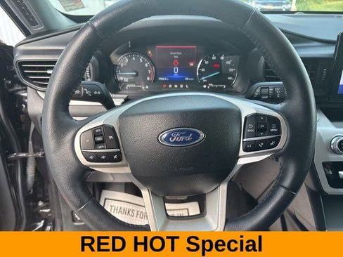 Used 2023 Ford Explorer XLT image 16