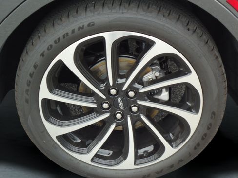 Used 2025 Lincoln Nautilus Black Label AWD/4WD image 9