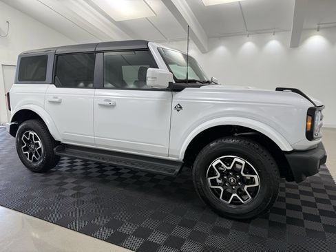 New 2025 Ford Bronco Outer Banks image 1