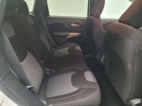 Used 2018 Jeep Cherokee Latitude image 19