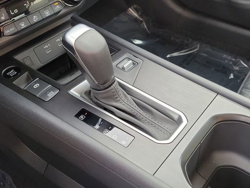 New 2026 Nissan Kicks SV w/ SV Premium Package image 10