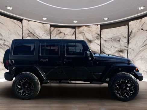 Used 2018 Jeep Wrangler Unlimited Sahara w/ Connectivity Group image 6