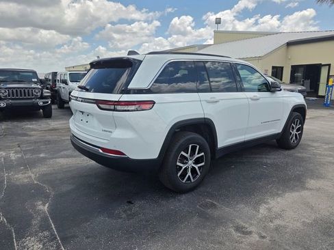 Certified 2024 Jeep Grand Cherokee Limited w/ Luxury Tech Group II AWD/4WD image 11