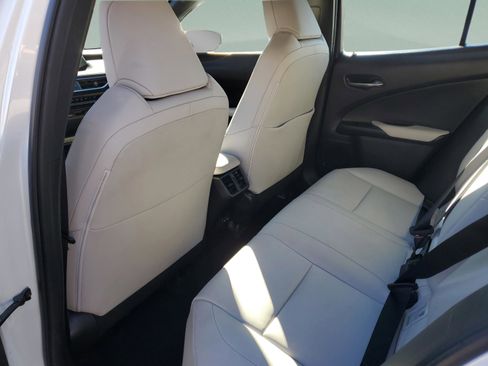 Used 2021 Lexus UX 200 w/ Accessory Package (Z1) image 9