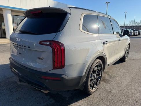 Used 2022 Kia Telluride SX w/ SX Prestige Package image 4