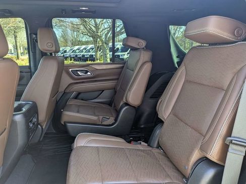 Used 2021 Chevrolet Tahoe High Country w/ Premium Package image 11